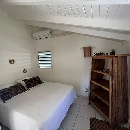 Spacieuse Villa Corossol Avec Piscine Et Jeux Exterieurs Ле-Гозье Экстерьер фото