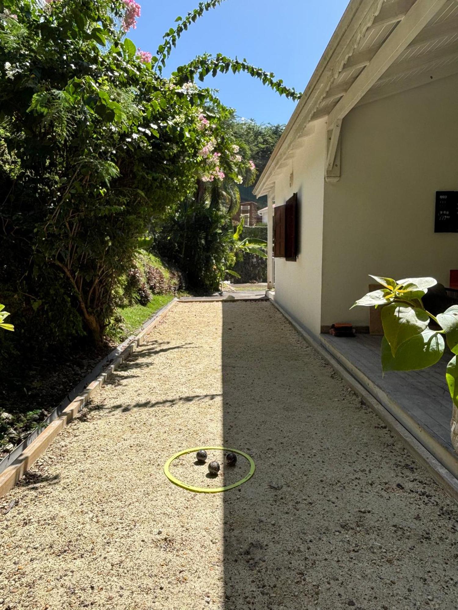 Spacieuse Villa Corossol Avec Piscine Et Jeux Exterieurs Ле-Гозье Экстерьер фото
